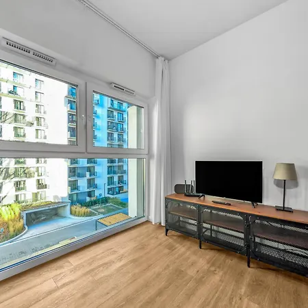 Magnolia Bloom By Bookinghost ヴロツワフ