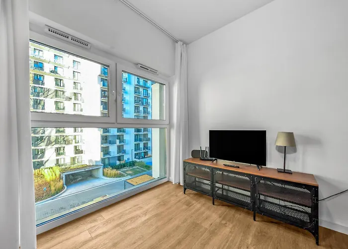 Magnolia Bloom By Bookinghost ヴロツワフ