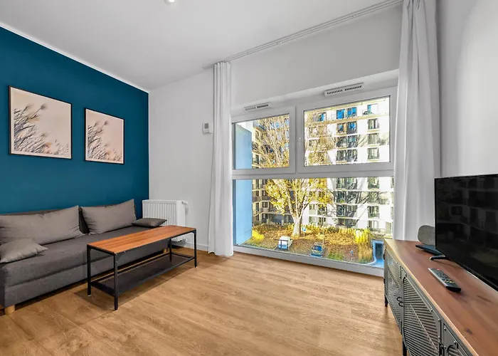 Magnolia Bloom By Bookinghost * ヴロツワフ