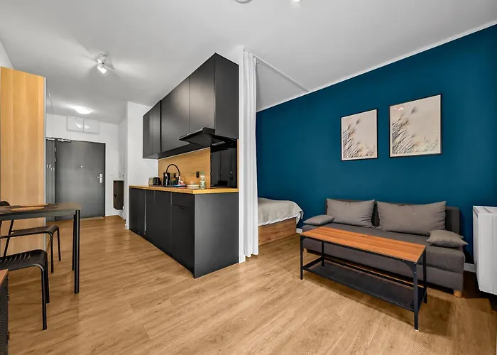 Magnolia Bloom By Bookinghost 弗罗茨瓦夫